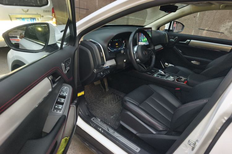 Used BYD Tang New Energy 2018 DM 2.0T All-Wheel Drive Smart Connectivity Luxury Model 7 Seats China V Emission Standard
