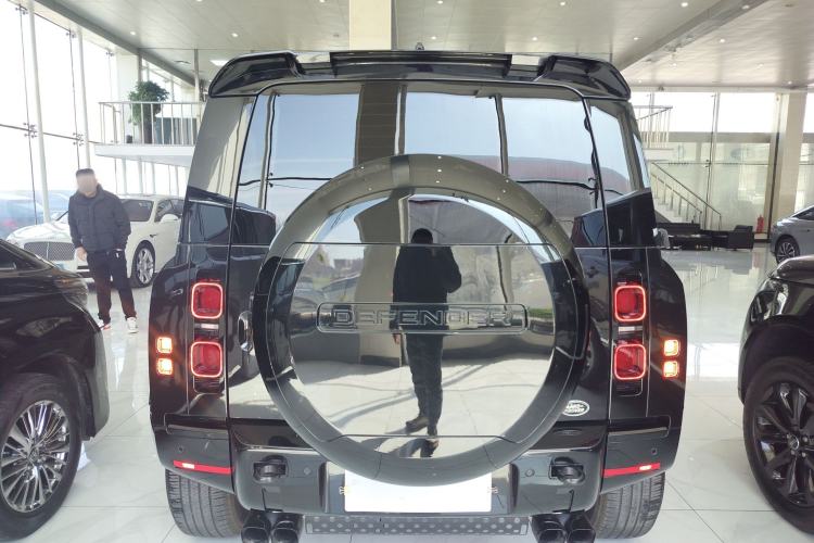 Used Land Rover Defender 2024 110 3.0T P400 X-DYNAMIC HSE Rear