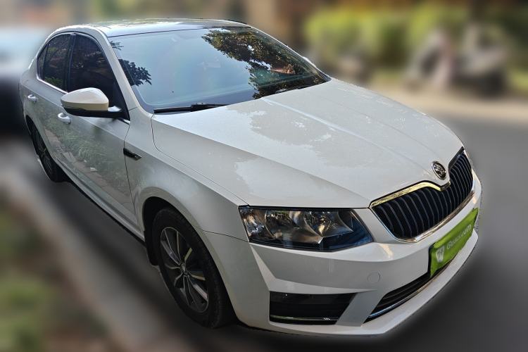 Used Skoda Octavia 2017 Classic Model 1.6L Automatic Comfort Edition Front Right 45 Deg