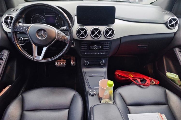 Used Mercedes-Benz B-Class 2012 B 200 Center Console