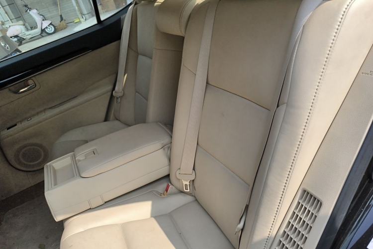 Used Lexus ES 2014 300h Elite Edition
