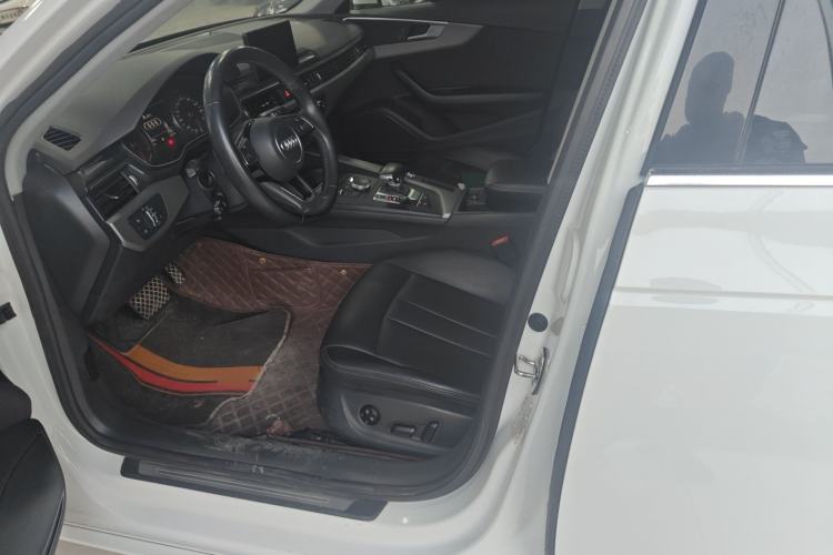 Used Audi A4L 2018 30th Anniversary Edition 30 TFSI Ambition Model
