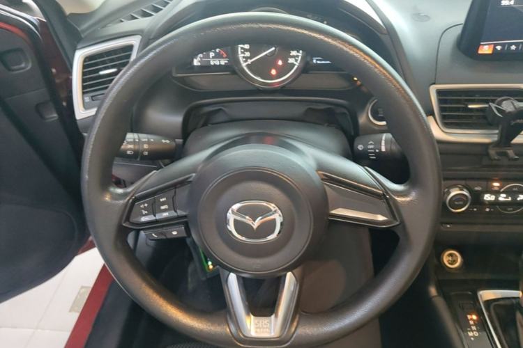 Used Mazda 3 Axela 2017 Sedan 1.5L Automatic Luxury Model Emission Standard China V
