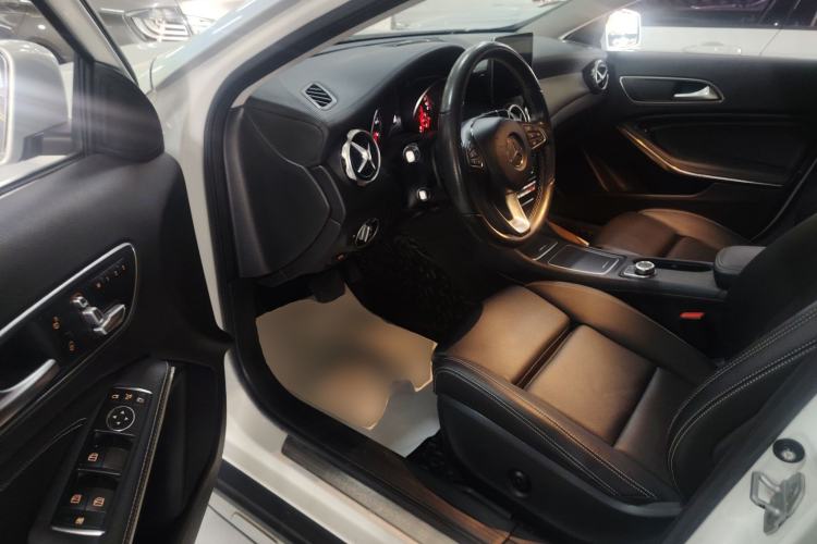 Used Mercedes-Benz GLA 2017 GLA 200 Fashion Model
