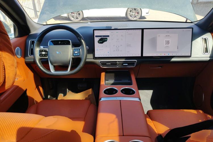 Used Li Auto L8 2023 Pro Model Center Console