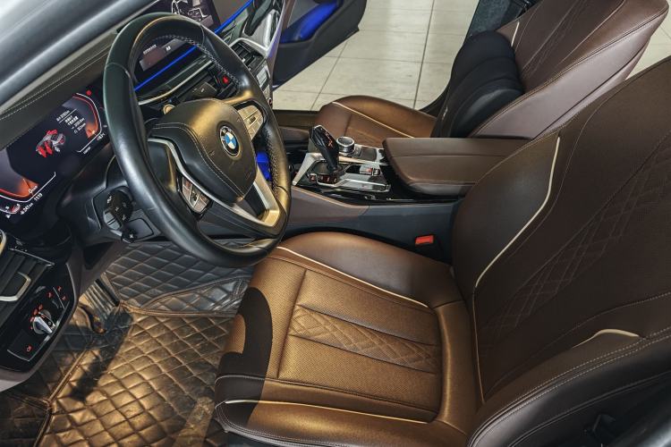 Used BMW 5 Series 2022 Restyled 525Li Luxury Package Left Front Seat