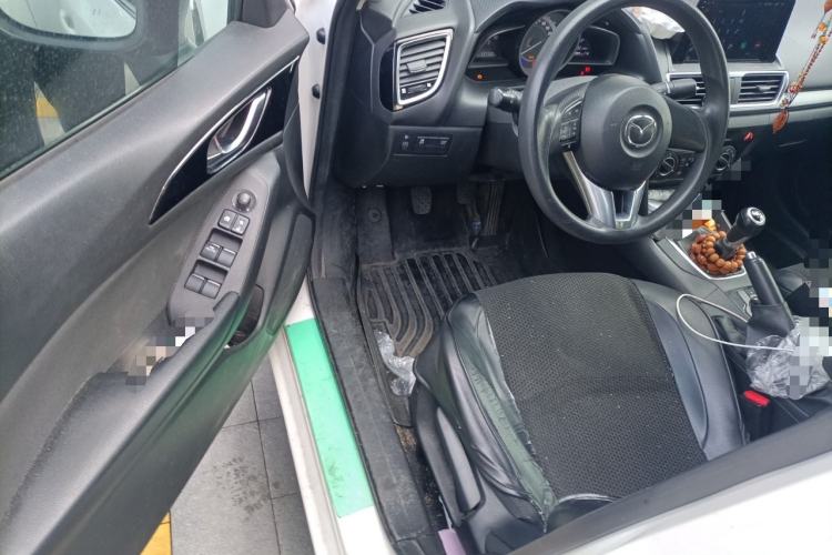 Used Mazda 3 Axela 2014 Sedan 1.5L Manual Comfort Model
