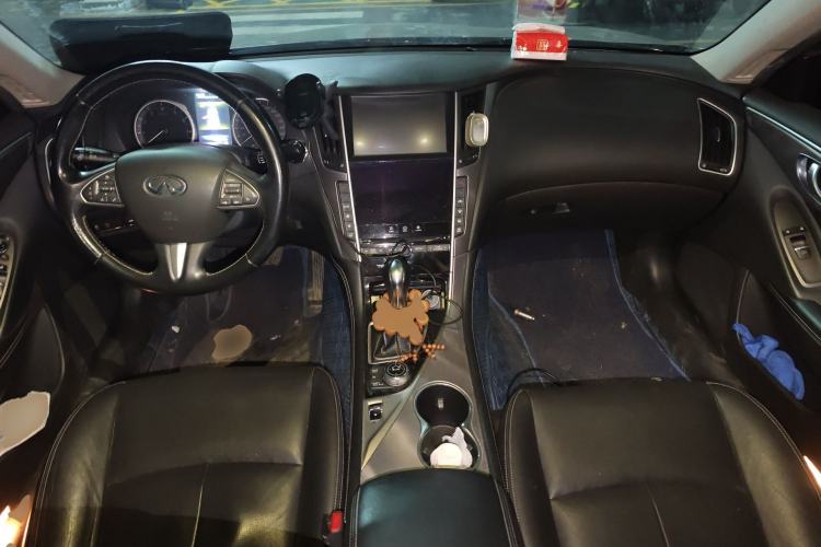 Used Infiniti Q50L 2016 2.0T Ambition Edition Center Console