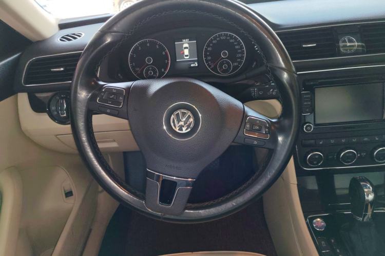 Used Volkswagen Passat 2014 2.0 TSI DSG Prestige Edition Steering Wheel
