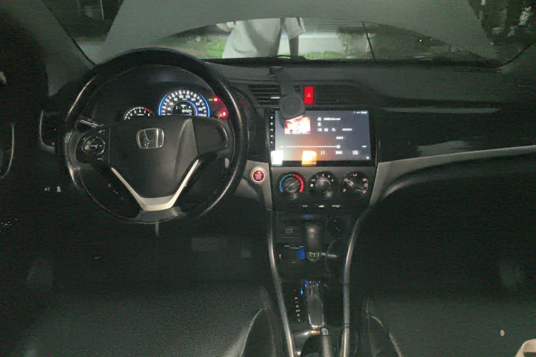 Used Honda Crider 2013 1.8L automatic luxury edition Center Console