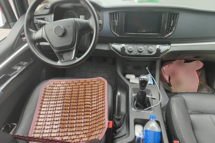 Used FORTHING Lingzhi 2023 M5L 1.6L Base Model 7 Seats Steering Wheel