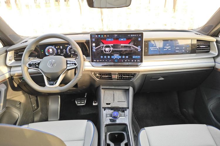 Used Volkswagen Tayron 2025 Tiguan L 380TSI 4Motion Luxury Easy Package