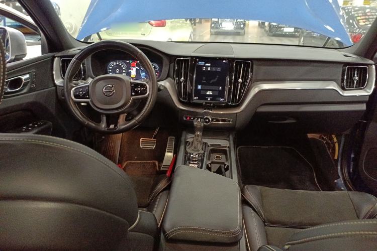 Used Volvo XC60 2018 T5 4x4 Smart & Sporty Edition