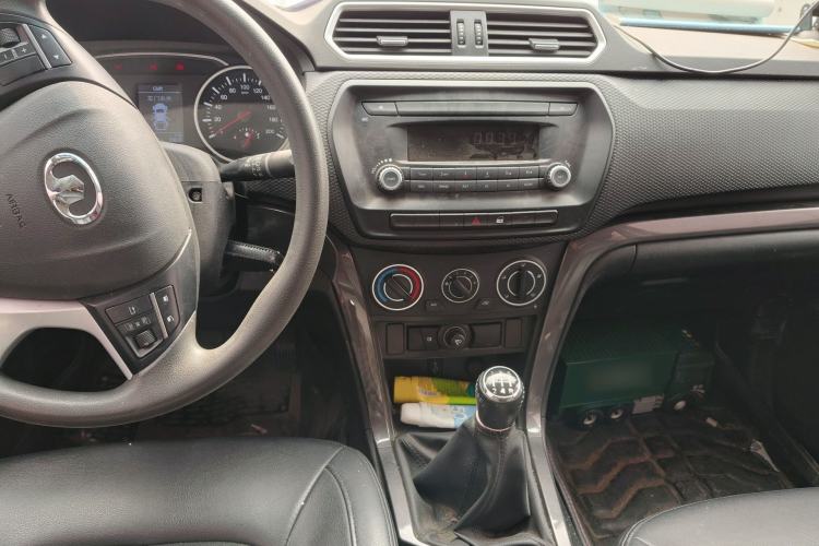 Used Great Wall Wingle 5 2017 2.4L European Version Gasoline Two-Wheel Drive Entry-Level Big Double Cab 4G69S4N
