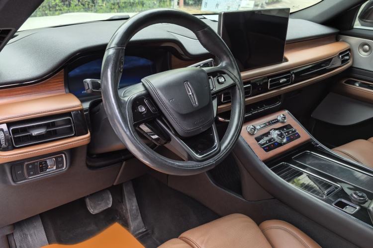 Used Lincoln Aviator 2020 3.0T V6 All-Wheel Drive Executive Version
