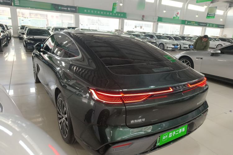 Used Geely Galaxy 8 2025 130km EM-P Starship Edition Rear Left 45 Deg