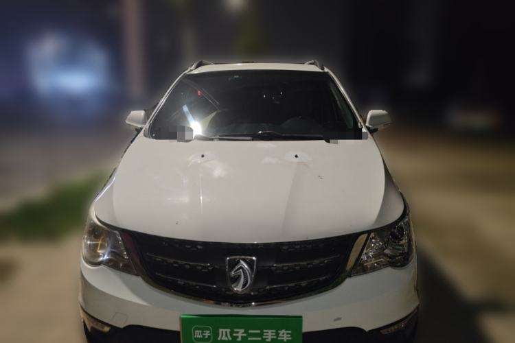 Used Baojun 730 2014 1.5L manual Comfort version 7 seats
