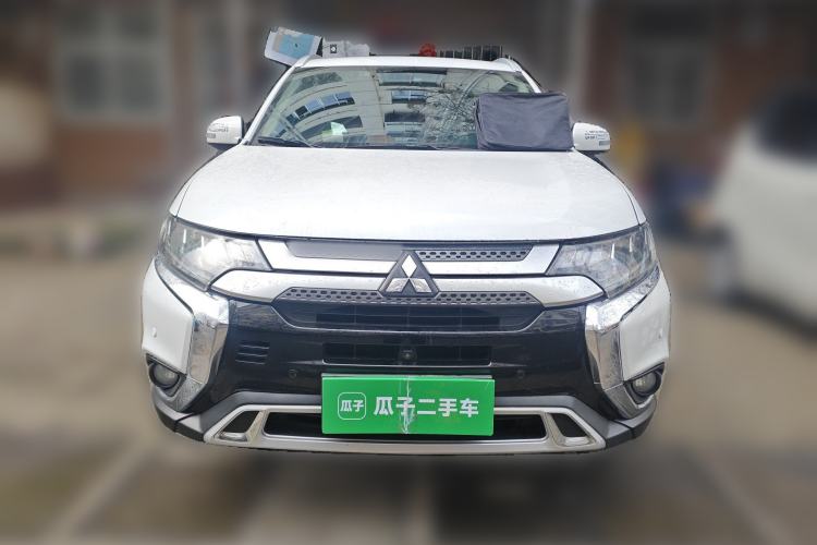 Used Mitsubishi Outlander 2019 2.4L 4x4 Zhi Xiang Edition 5 Seats China VI Standard
