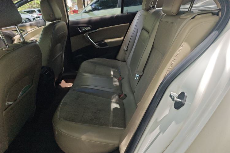 Used Buick Regal 2012 2.0L Luxury Edition Left Rear Seat