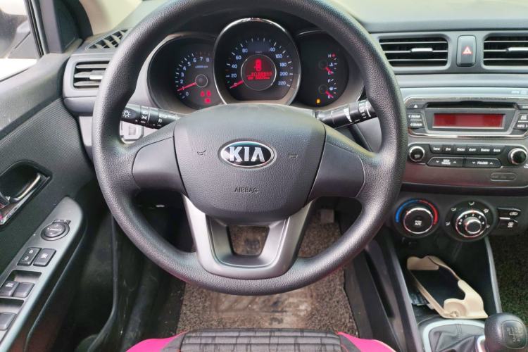 Used Kia K2 2012 Sedan 1.4L MT TOP Commemorative Edition Steering Wheel