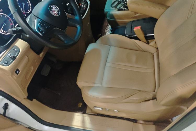 Used Buick GL8 2020 ES Land Cruiser 653T Luxury Model
