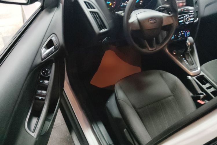 Used Ford Focus 2017 Hatchback 1.6L Automatic Comfort Plus SmartDrive Edition
