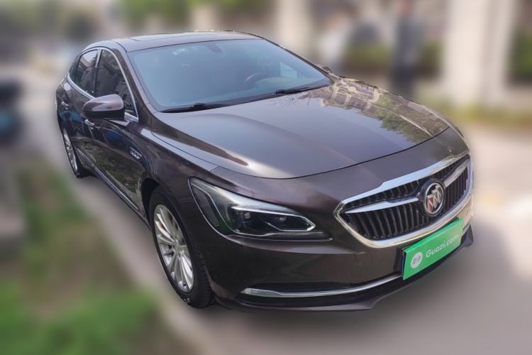 Used Buick LaCrosse 2018 28T Elite Edition Front Right 45 Deg