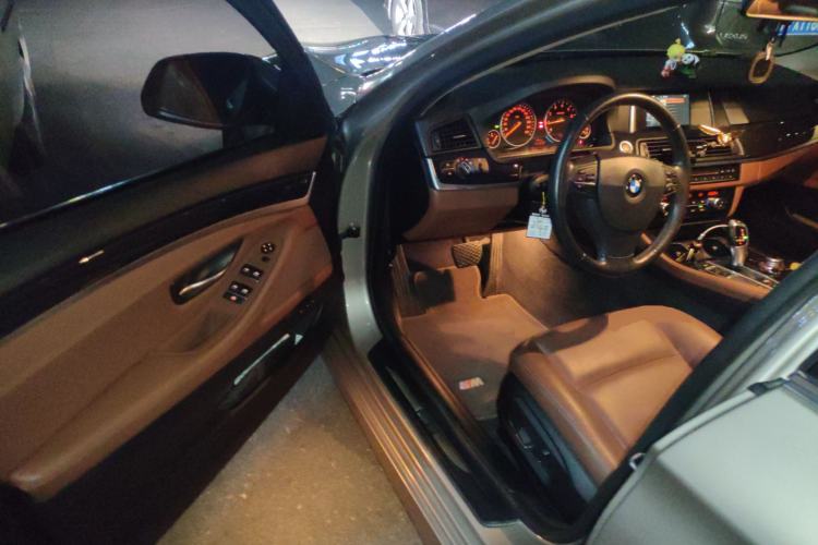 Used BMW 5 Series 2015 520i Elegant Edition
