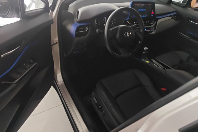 Used Toyota C-HR 2020 2.0L Luxury Edition Driver Seat