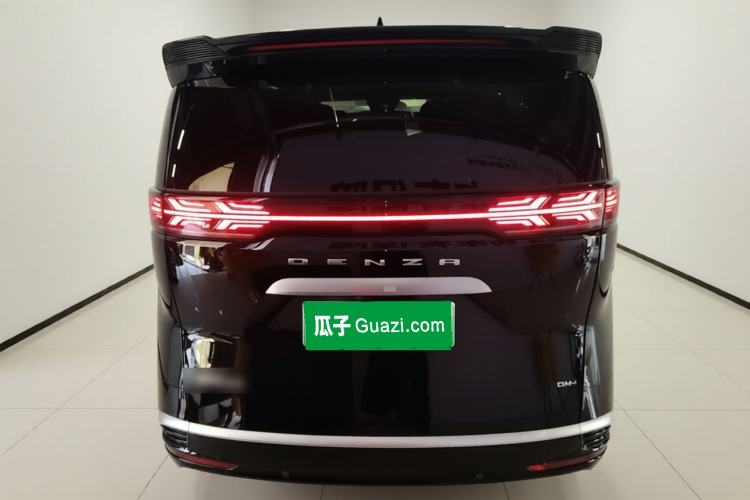 Used Denza D9 2022 DM-i 1040 Prestige Model