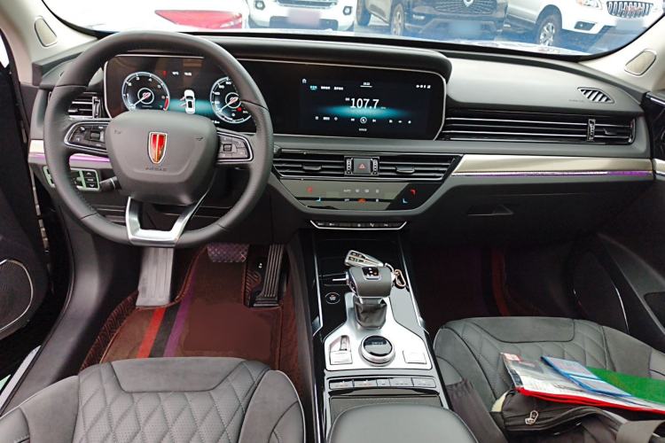 Used Hongqi HS5 2019 2.0T Smart Connect Flagship All-Wheel-Drive Version Center Console