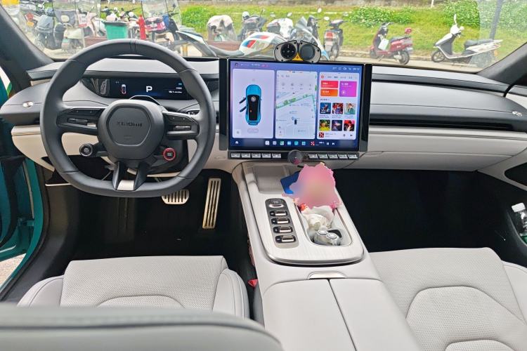 Used Xiaomi Auto SU7 2024 Four-Wheel Drive Ultra-Long Range Advanced Intelligent Driving Max Edition
