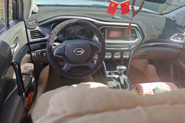 Used GAC Trumpchi GS4 2017 200T G-DCT Two-Wheel Drive Comfort Edition Center Console