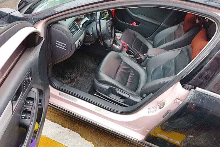 Used Volkswagen Sagitar 2014 Revised Version 1.6L Automatic Comfort Edition Driver Seat