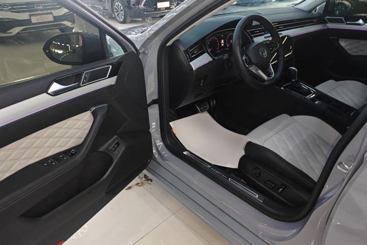 Used Volkswagen Magotan 2023 2 Million Units Commemorative Edition 330TSI DSG Luxury Version
