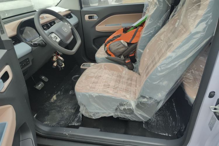 Used Chery QQ Ice Cream 2025 Model 205km Sundae Edition
