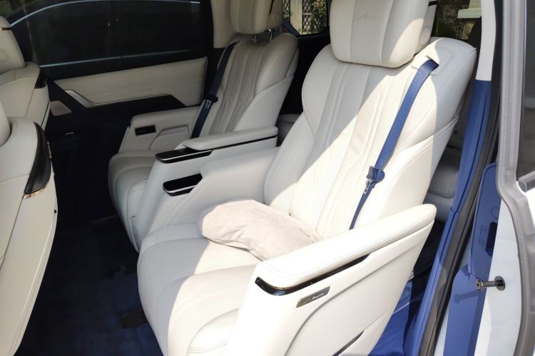 Used Buick Century 2023 2.0T Six-Seater Yinshi Edition Left Rear Seat