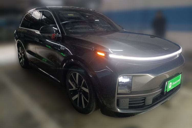 Used Li Auto L8 2023 Pro Model Front Right 45 Deg