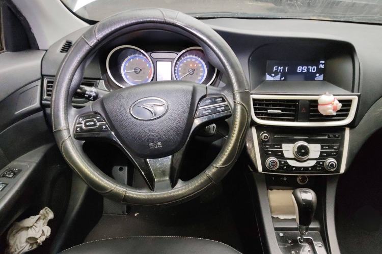 Used Soueast V5 Lingzhi 2014 1.5T CVT Fun-Drive Version
