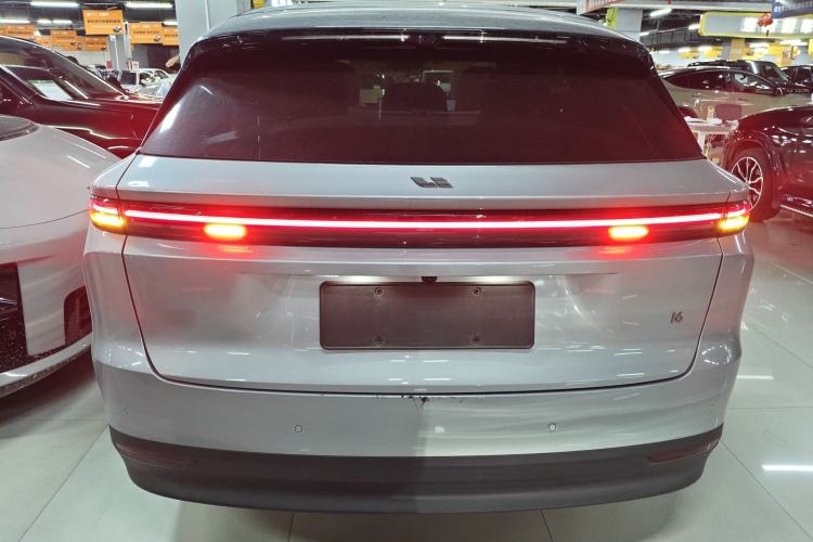 Used Li Auto i6 2025 Model Two-Wheel-Drive Standard Type
