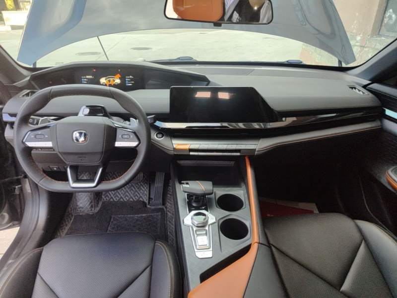 Used CHANGAN UNI-V 2022 1.5T Prestige Version — 9