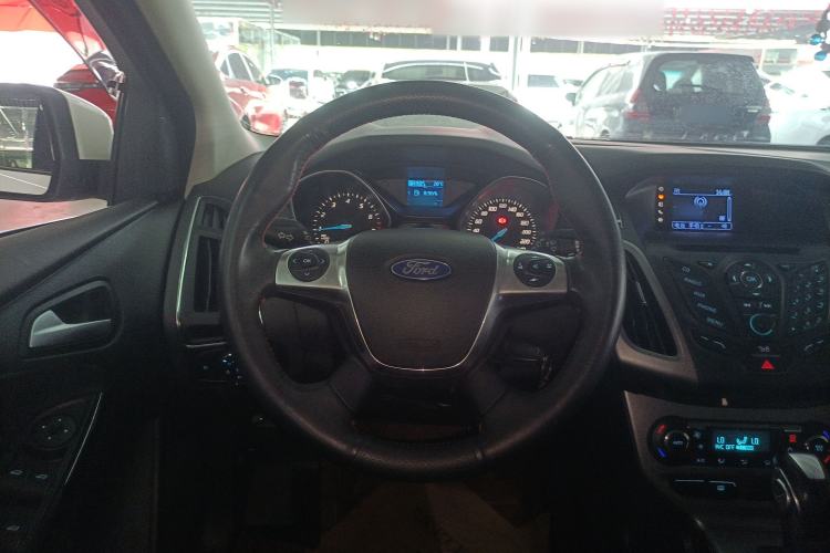 Used Ford Focus 2012 Hatchback 1.6L Automatic Fashion Edition
