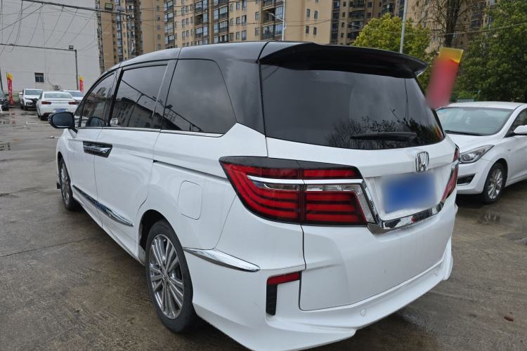 Used Honda Elysion 2016 2.4L Supreme Edition
