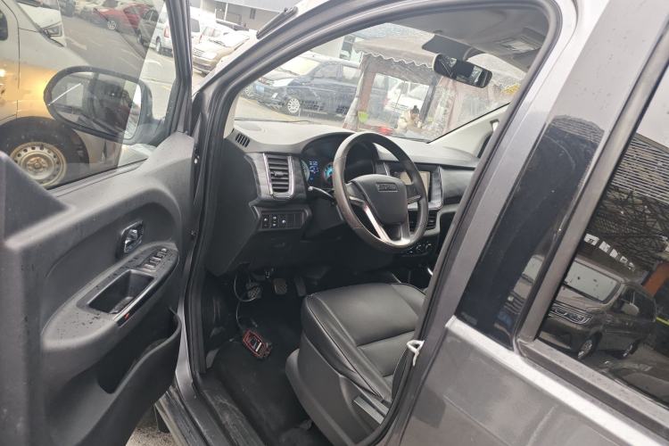 Used Jinbei Gold Hiace 2021 1.5L Passenger Van Travel Lion 6-Seater