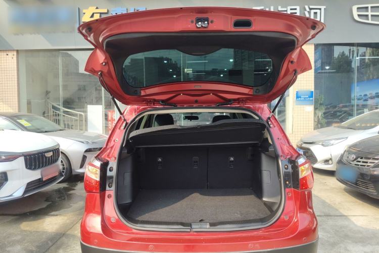 Used Suzuki S-Cross 2014 1.6L CVT Two-Wheel Drive Elite Version Trunk