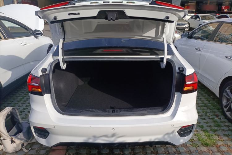 Used Roewe i5 2021 1.5L CVT Diamond Edition
