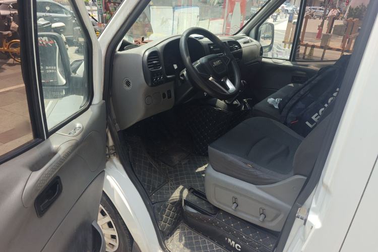 Used JMC Transit 2019 2.8T Commercial Version Short Wheelbase Low Roof 6-Seater China VI Emission Standard JX493