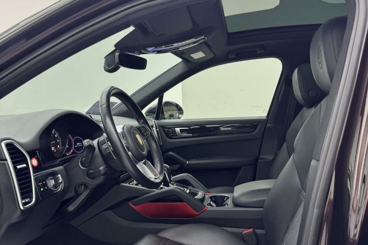 Used Porsche Cayenne 2018 Cayenne S 2.9T Interior 4