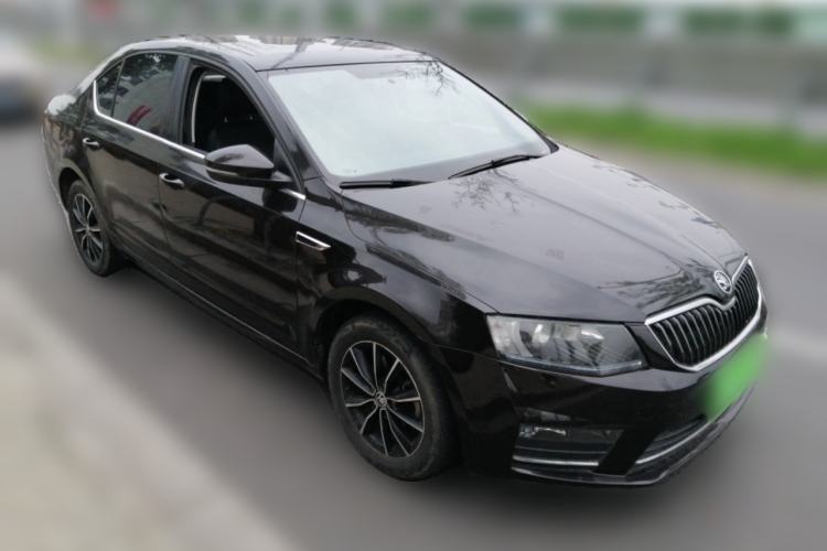 Used Skoda Octavia 2017 1.6L Automatic Smart Drive Edition Front Right 45 Deg