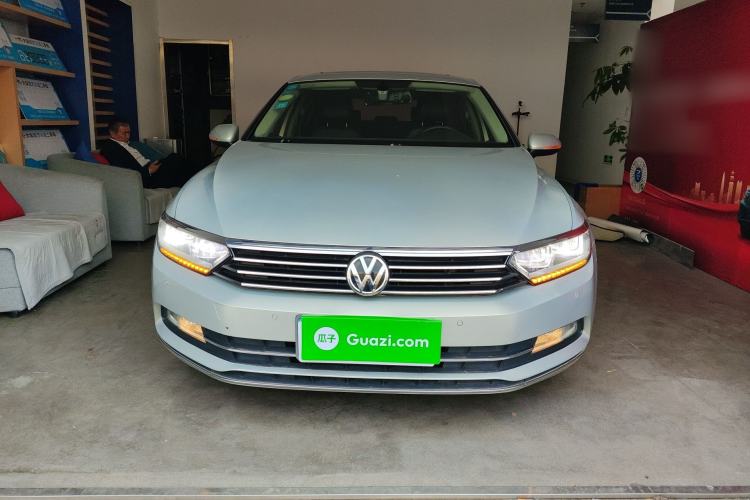 Used Volkswagen Magotan 2017 330TSI DSG Luxury Model Front